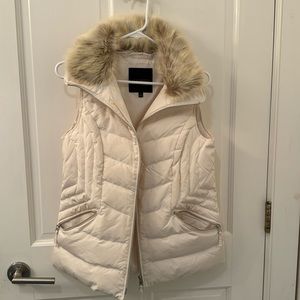 Talbots never worn off white small vest with removable faux fur collar